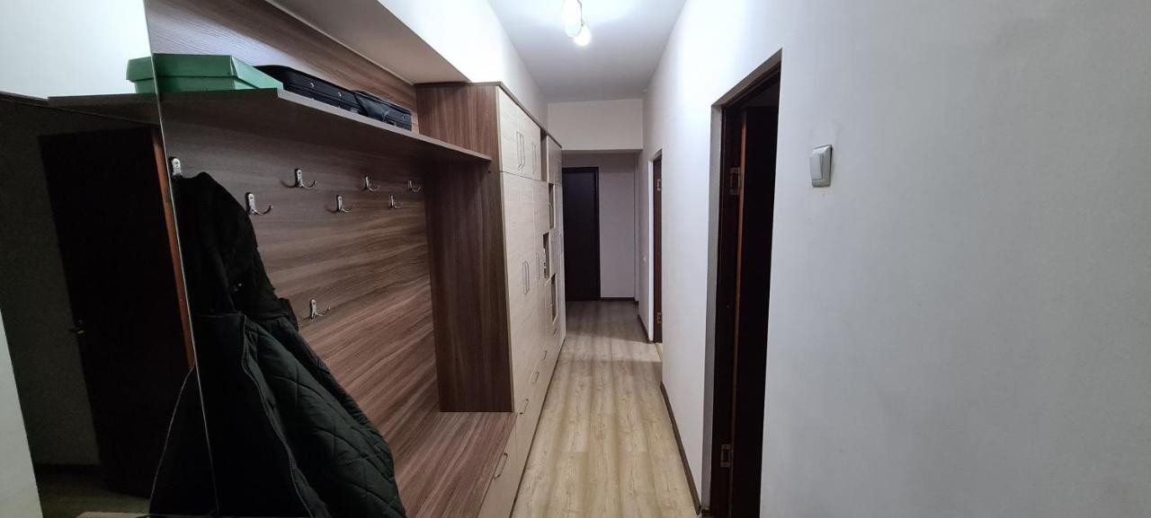 Flat In Central Bisjkek Buitenkant foto